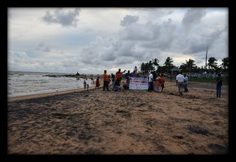 भीमुनिपटनम-समुद्रतट-सफ़ाई के बाद-डीएलएल-विशाखपत्तनम-कर्मचारी द्वारा