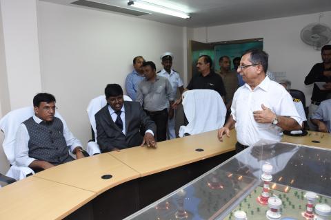 Visit-of-Hon'ble-Minister-of-Shipping-at-VTS-Gandhidham-04.11.2019