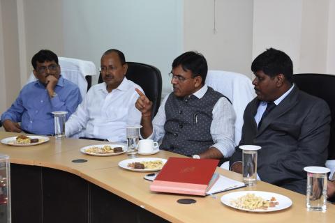 Visit-of-Hon'ble-Minister-of-Shipping-at-VTS-Gandhidham-04.11.2019