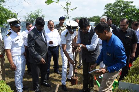 Visit-of-Hon'ble-Minister-of-Shipping-at-VTS-Gandhidham-04.11.2019