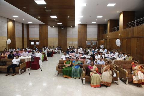 16वाँ विभागीय राजभाषा सम्मलेन  दीपस्तंभ एवं दीपपोत निदेशालय  विशाखापट्टनम में  आयोजित किया गया जिसका शुभारंभ आदरणीय श्री एन मुरूगानंदम , महानिदेशक महोदय के कर कमलों  के द्वारा किया गया