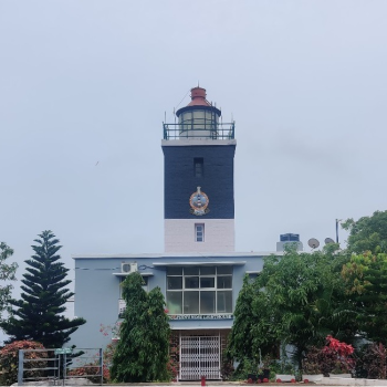 Dolphin-Nose-Lighthouse 